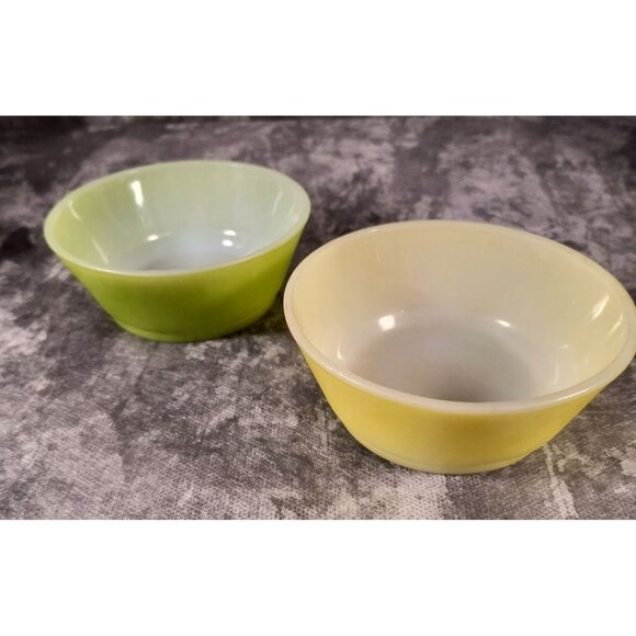 Vintage Fire King Anchor Hocking Pastel Yellow & Green Mixing Bowls - Picture 1 of 3